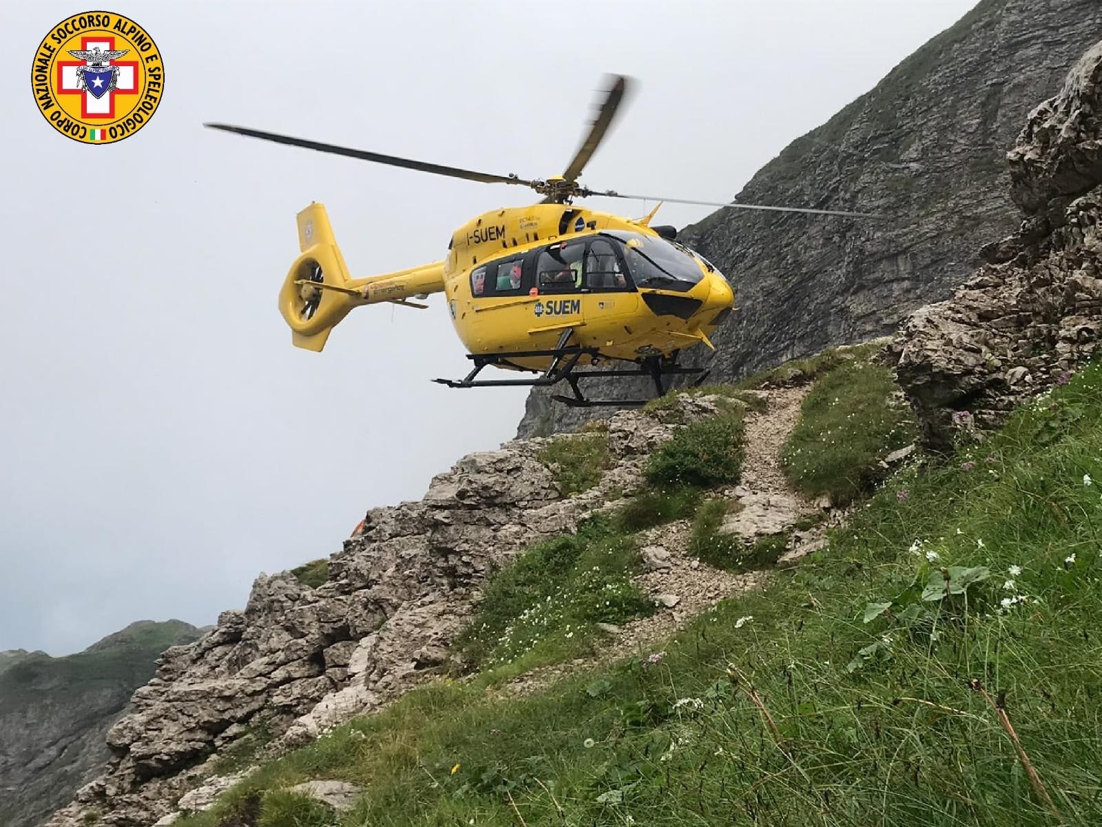 Ventenni di Chioggia soccorsi dall’elicottero del Soccorso Alpino
